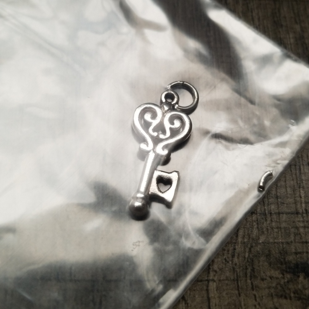 Jame Avery charm